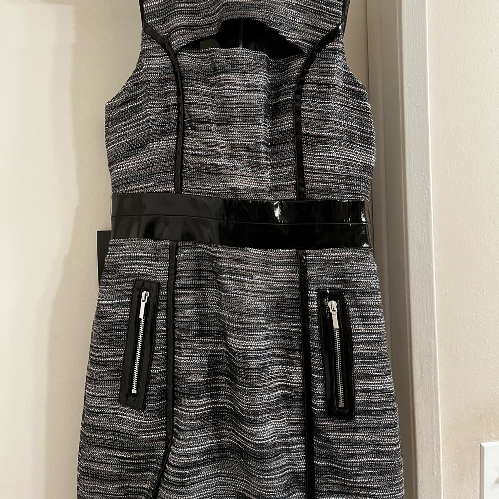 Bebe Naomi Blocked Metallic Tweed Rainbow
Check Lure Dress